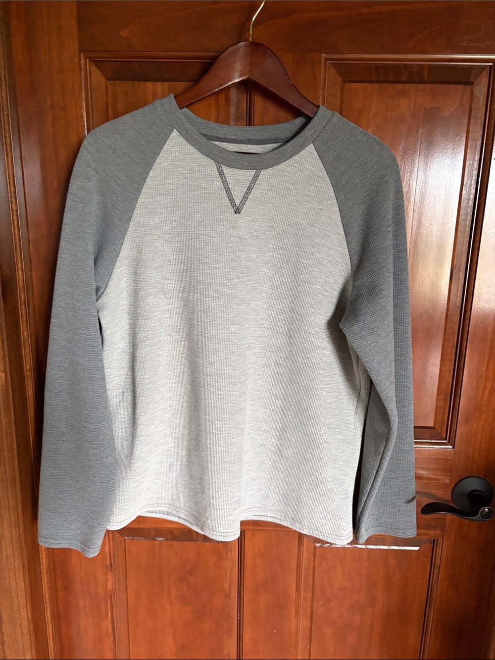 Two-Tone Gray Raglan Thermal Long-Sleeve Shirt- Women's Small
